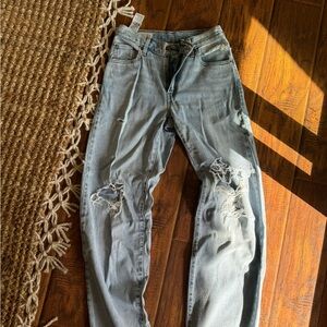 LEVIS barely worn size 26 jeans! 👖